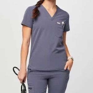 Fig scrub set in color space navy